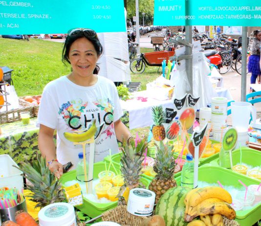 Kunstenaars en toeristen naar WOW