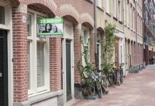 ‘Huizenprijzen West verder omhoog’