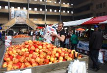Smullen tijdens sneak peek in Markthal