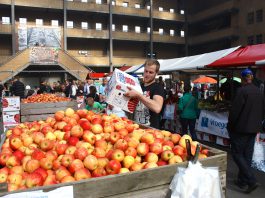 Smullen tijdens sneak peek in Markthal