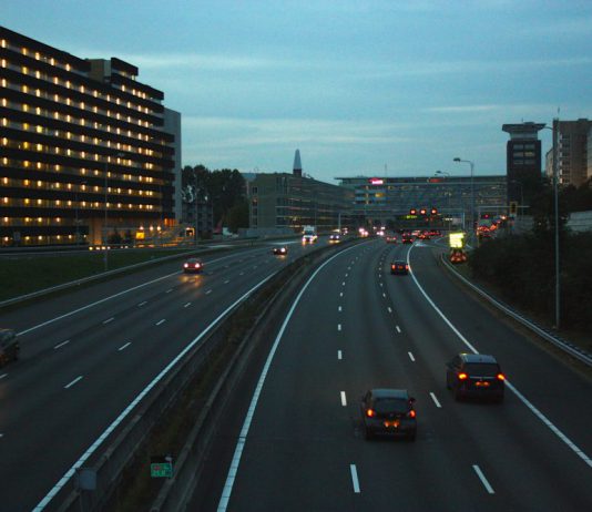 Coentunnel dicht: 30 minuten omrijden