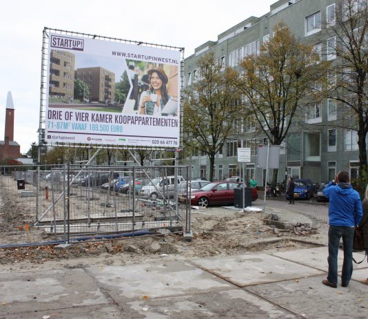 In de rij voor koophuis Kolenkitbuurt