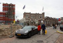 Buurt is drukte De Hallen al beu