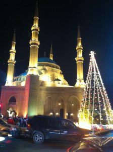 Kerstboom en moskee in Beiroet
