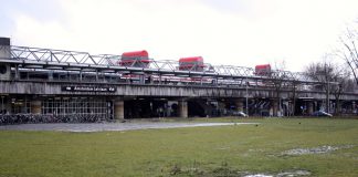 Eten en feesten in trein bij Lelylaan