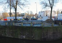 Tweede kiosk in de steigers