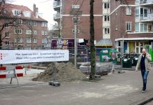 Kiosk? Let op dit spandoek