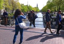 ’Stuur toeristen naar West’