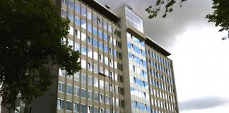 Studenten in Elseviergebouw