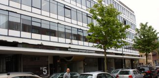 Leerlingen Cartesius naar bedrijvengebouw