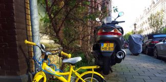 Scène op het speelplein