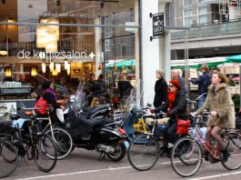 Koffiesalon in Ten Katestraat