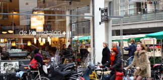 Koffiesalon in Ten Katestraat