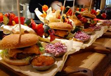 Het regent hamburgers in West