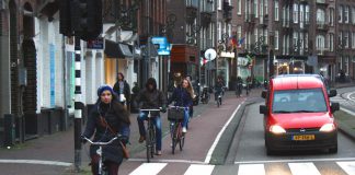 Fietspad is druk en riskant