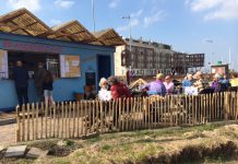 Brandend Zand op Stenen Hoofd open