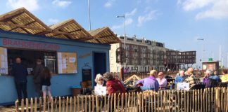 Brandend Zand op Stenen Hoofd open