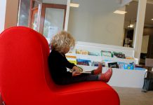 Bibliotheek (naast de boekhandel) open op Bolo-weg