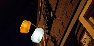 Nog jerrycans in Witte de With