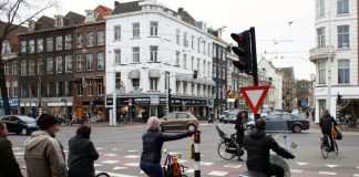 Scooters weg van fietspad