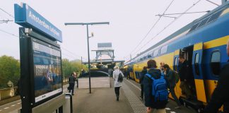 Reizigers boos over Lelylaan Station Amsterdam-Lelylaan, Amsterdam Nieuw-West, NS