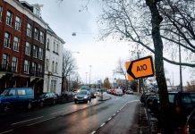 Op deze wegen gaat de snorfiets níet naar de rijbaan