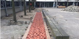 Droge voeten dankzij speciale stoeptegels