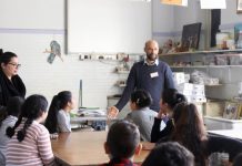 Abdelkader Benali maakt (muur)gedicht voor Osdorp Schrijver Abdelkader Benali vertelt hoe belangrijk taal is voor de toekomst