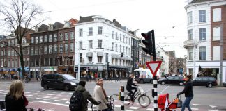 Onderzoek naar fietsboulevard door West Fietspad Constantijn Huygensstraat kruising Overtoom