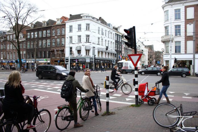 Fietspad Constantijn Huygensstraat kruising Overtoom