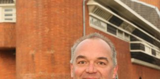 Stadsdeelbestuurder Van Berkel wil PvdA-lijsttrekker worden