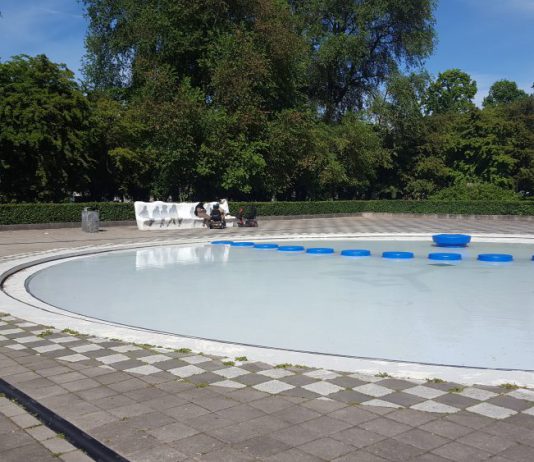 Lekker spartelen in peuterbadjes in West