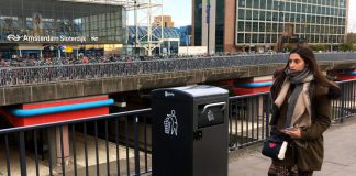 Slimme vuilcontainer perst en denkt mee Slimme afvalcontainer van Havenbedrijf Amsterdam op Sloterdijk