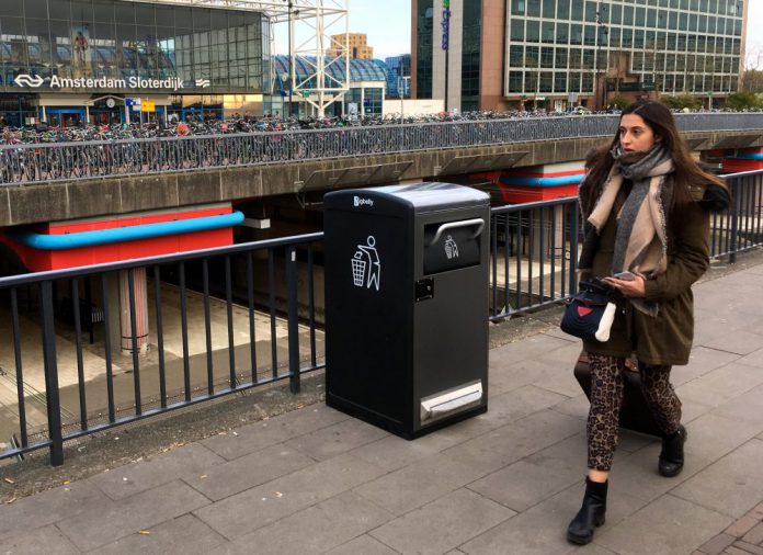 Slimme afvalcontainer van Havenbedrijf Amsterdam op Sloterdijk