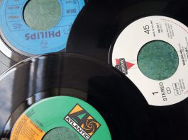 Strips en vinyl in De Hallen