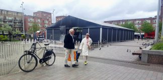 Wat doet die tent daar op het Mercatorplein?