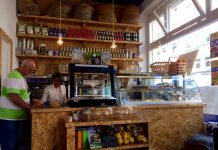 Lekker lummelen bij Eskina Brasil aan de Ten Katemarkt