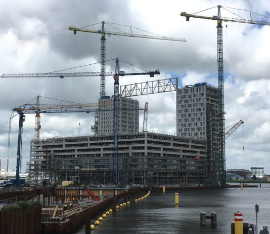Pontsteiger begint definitieve vorm te krijgen Pontsteiger Houthaven in aanbouw