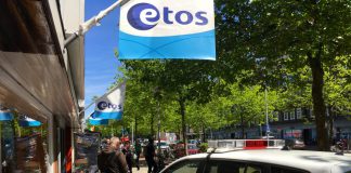 Twee 15-jarige jongens gepakt na overvallen in West