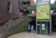 Blokker en Wibra weg van Bos en Lommerplein