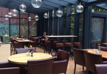 De wereld eet samen bij Grand Café Chassé