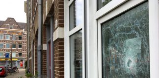 Explosie geparkeerde auto vermoedelijk door handgranaat