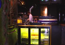 Patatje rendang bij Dr. Pieper in de Kinkerstraat