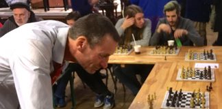 ’Zet schaakbankjes neer in parken West’