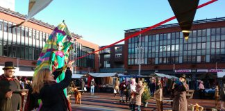 Politiek bespreekt plan Foodcourt Bos en Lommerplein