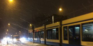 Maandagavond: geen bussen, treinen ontregeld, A10 gevaarlijk
