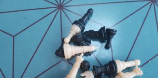 Lobby voor schaakbord op Van Beuningenplein