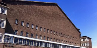 Holland Festival in grote Markthal Food Center