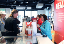 Filiaal Hema opent op Plein ’40-’45