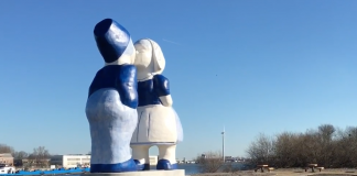 ‘Kissing Couple’ krijgt nieuwe buren